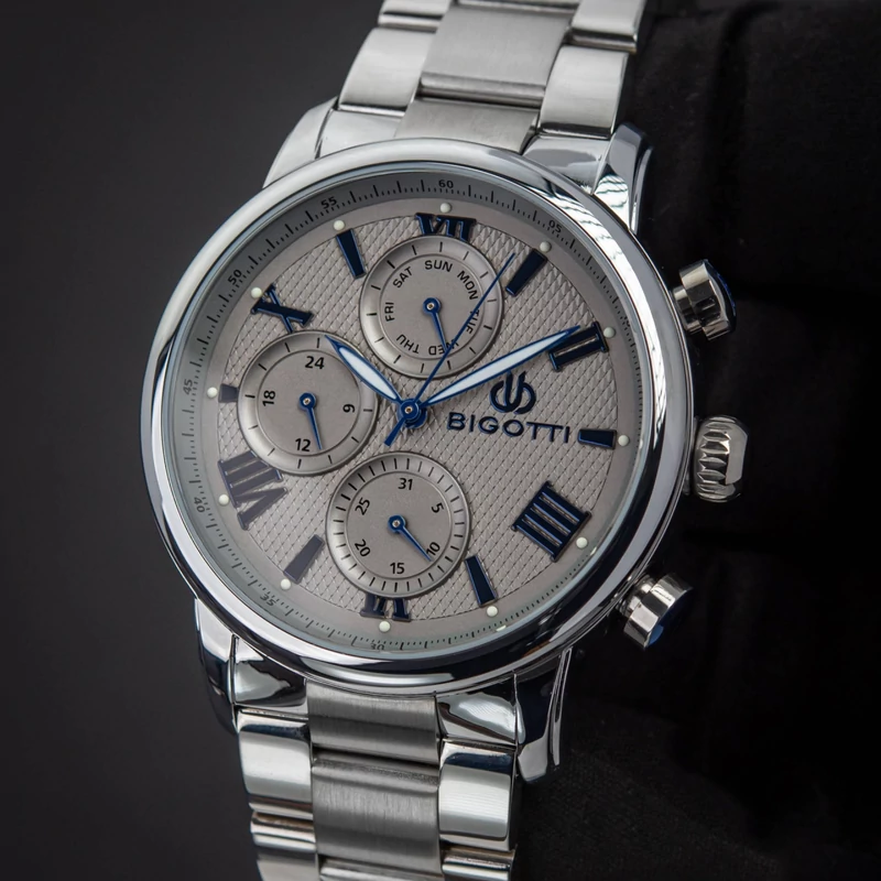 Dekorált számlap, finom részletek