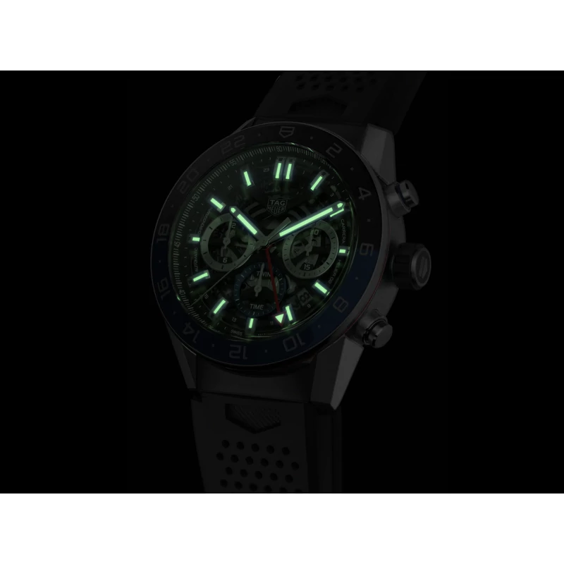 TAG HEUER Carrera GMT karóra CBG2A1Z.FT6157